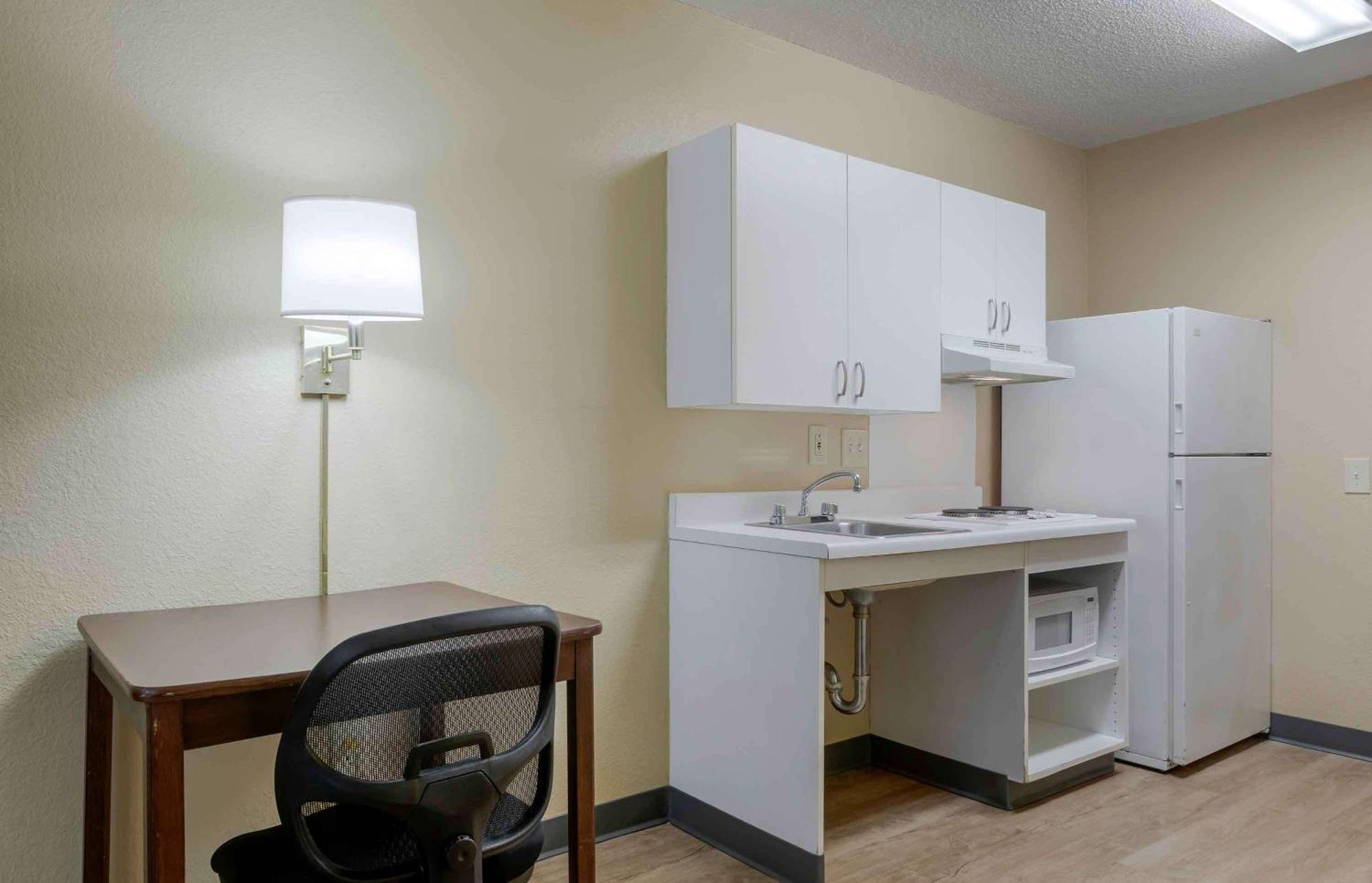 Extended Stay America Select Suites - Jacksonville - Lenoir Avenue East Экстерьер фото