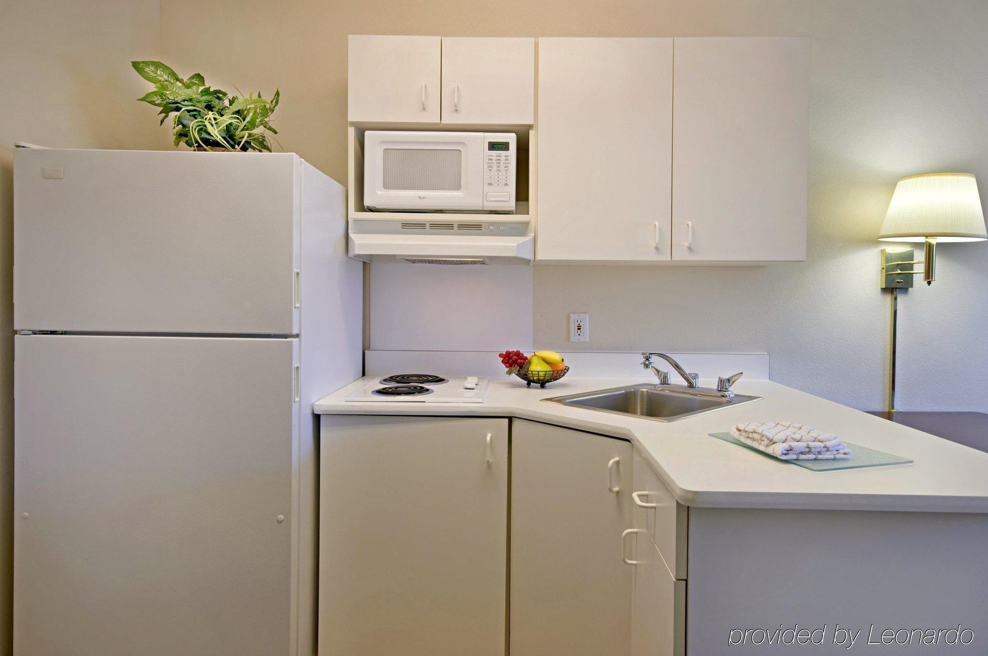 Extended Stay America Select Suites - Jacksonville - Lenoir Avenue East Экстерьер фото